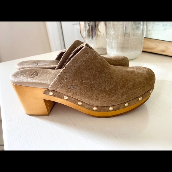 UGG suede clogs size 6 - Picture 7 of 8